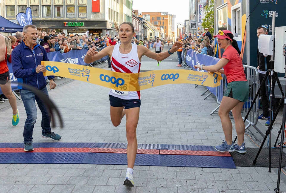 Forsvarte fjorårsseieren i Midnight Sun Marathon 10km-kv-vinner.jpg