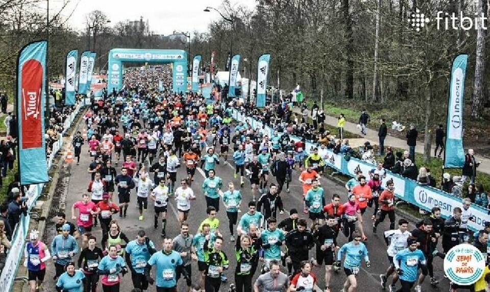 Med over 37 000 fullførende ble det satt ny deltagerrekord i årets Paris halvmaraton (Foto: Fitbit Semi de Paris) Med over 37 000 fullførende ble det satt ny deltagerrekord i årets Paris halvmaraton (Foto: Fitbit Semi de Paris)