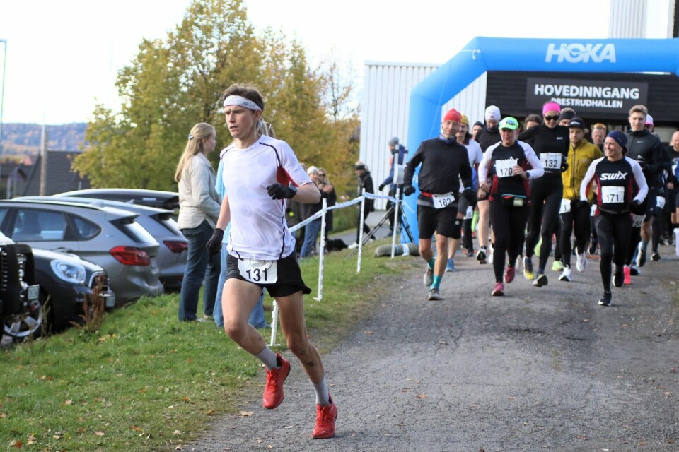 Aasmund Kjøllmoen Steien og resten av backyard-løperne som la ut på runde nr. 7 kl 14 fra Prestrudhallen lørdag, (Foto: Rolf Bakken) Aasmund Kjøllmoen Steien og resten av backyard-løperne som la ut på runde nr. 7 kl 14 fra Prestrudhallen lørdag, (Foto: Rolf Bakken)