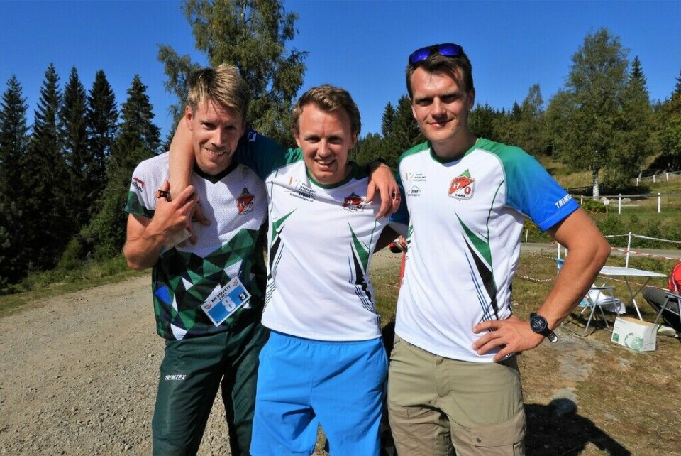 Hadeland OL fikk gull i H17 ved (fra v.) Håvard Lucasen, Bj¢rnar Kvåle og Hans J¢rgen Kvåle. (Foto: Stein Arne Negård) Hadeland OL fikk gull i H17 ved (fra v.) Håvard Lucasen, Bj¢rnar Kvåle og Hans J¢rgen Kvåle. (Foto: Stein Arne Negård)