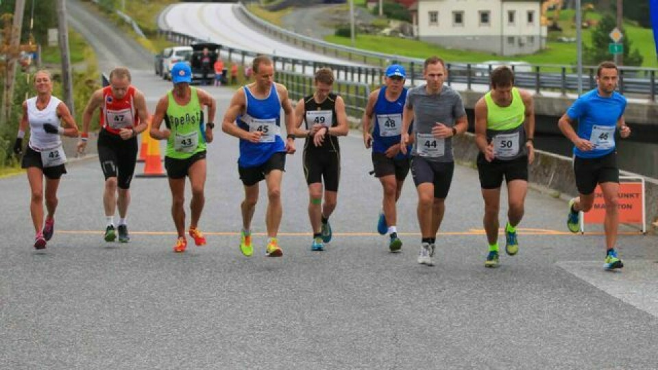 To nye løyperekorder på Eikefjord Maraton Start Maraton.jpg