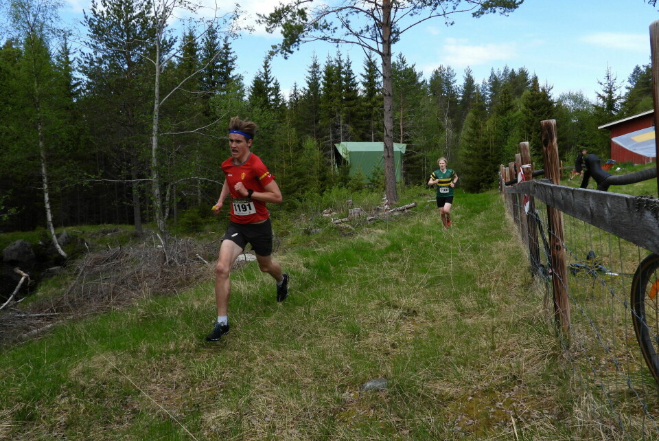 Mikkel Holt løper løpstest. Mikkel Holt løper løpstest.