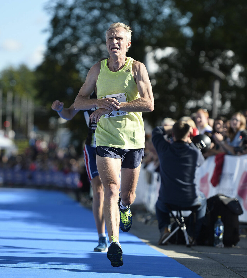 Kondis' gullsko til Karoline Bjerkeli Grøvdal og Jakob Ingebrigtsen Kristen_Aaby_Oslo-Maraton-2015-halvmaraton_foto_Bjoern_Johannessen-KD-41554.jpg