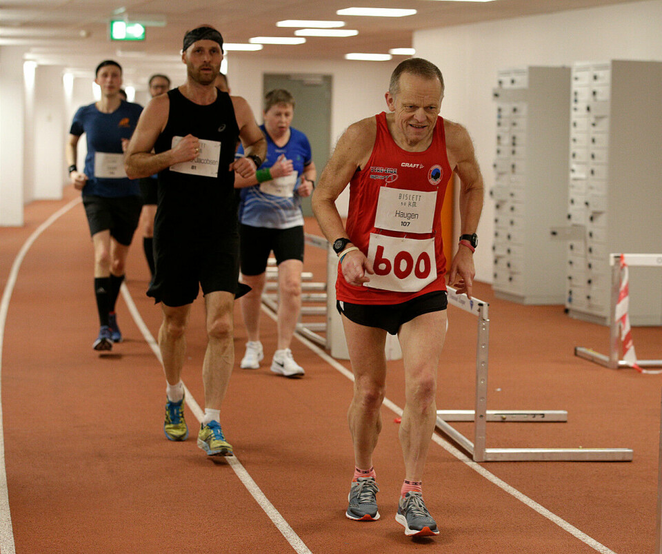 Inge Asbjørn Haugen jubilerte på Bislett 50 KM der den offisielle maratonpasseringen markerte hans maraton nummer 600. (Foto: Per Inge Østmoen) Inge Asbjørn Haugen jubilerte på Bislett 50 KM der den offisielle maratonpasseringen markerte hans maraton nummer 600. (Foto: Per Inge Østmoen)