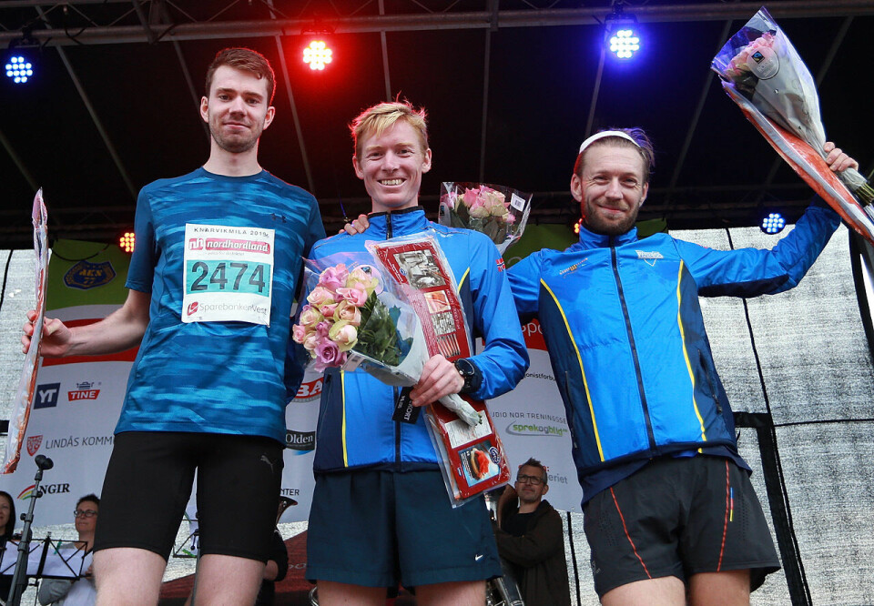 Rebecca Hilland tilbake, vant duellen med Runa Skrove Falch i Knarvikmila 10km_pall_menn_1280_AZ3T4544.jpg