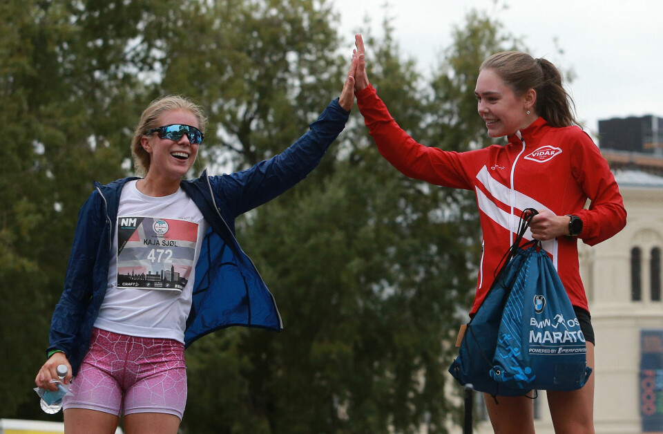 Runa Skrove Falch og Sondre Nordstad Moen tok NM-gullet på halvmaraton Pall_u23_damer_Nr.1og3_Emilie_Mo_Kaja_Sjoel_Christensen_AZ3T8682.jpg