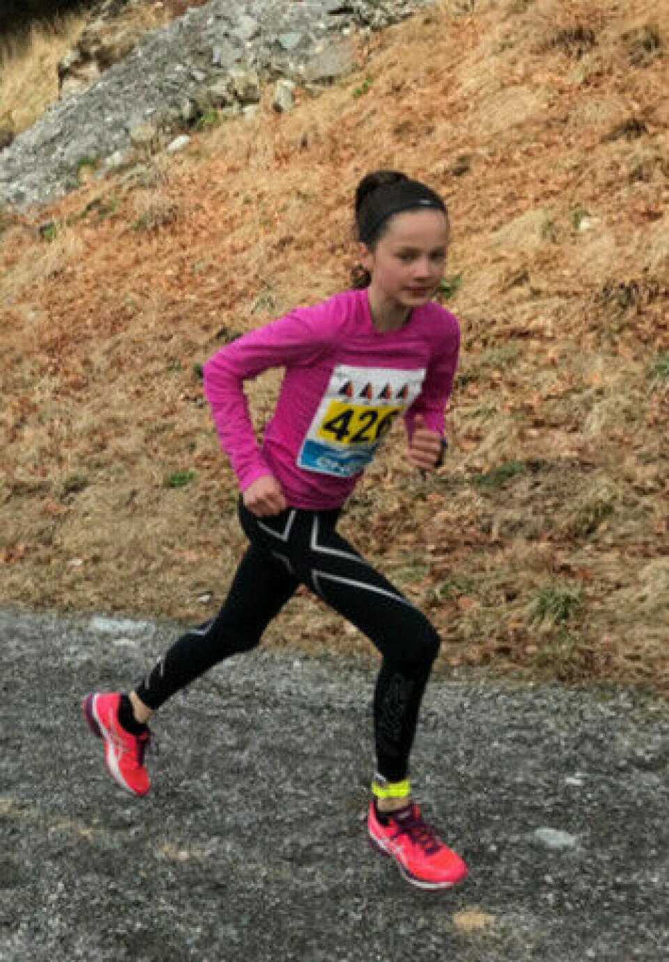 Hafsås og Jegteberg Lystad seiret i SFE Florø Maraton Rett Vest Vinner 5 km kv. Tuva Bråstad.jpg