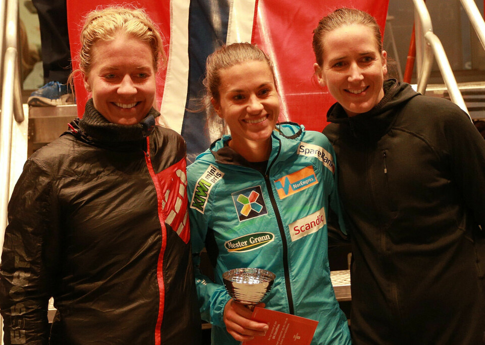 Heidi Weng og Emma Kirkeberg Mørk løp fort i Fornebuløpet Pall_kvinner_1280_AZ3T2001.jpg
