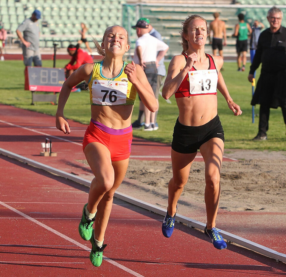 Sterke navn og tider på 3000 m kvinner i sommerstevnet på Bislett 800m_damer_A-heat_duell_om_1plass_Eilen_Brenne_Ingrid_Kristiansen_A20G9886.jpg