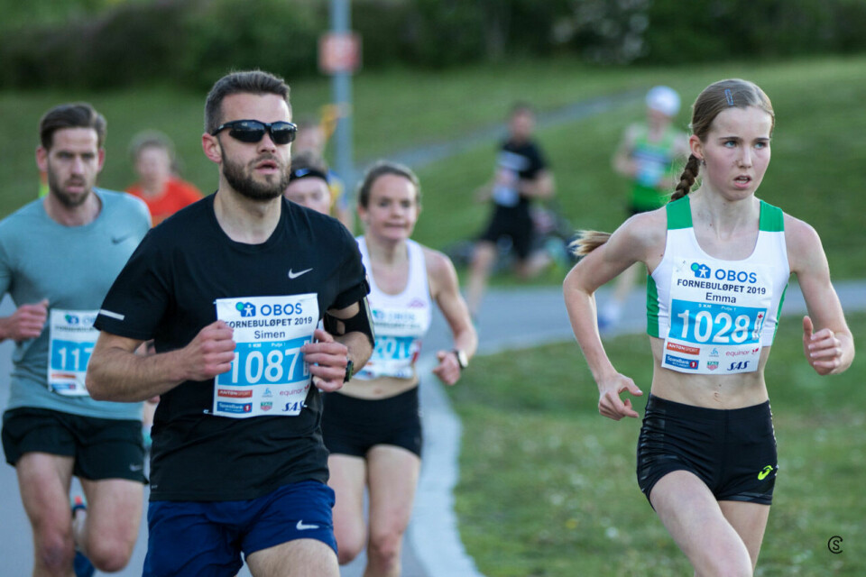 Heidi Weng og Emma Kirkeberg Mørk løp fort i Fornebuløpet Moerk_Falch_1280_20190528-S7D_1065.jpg