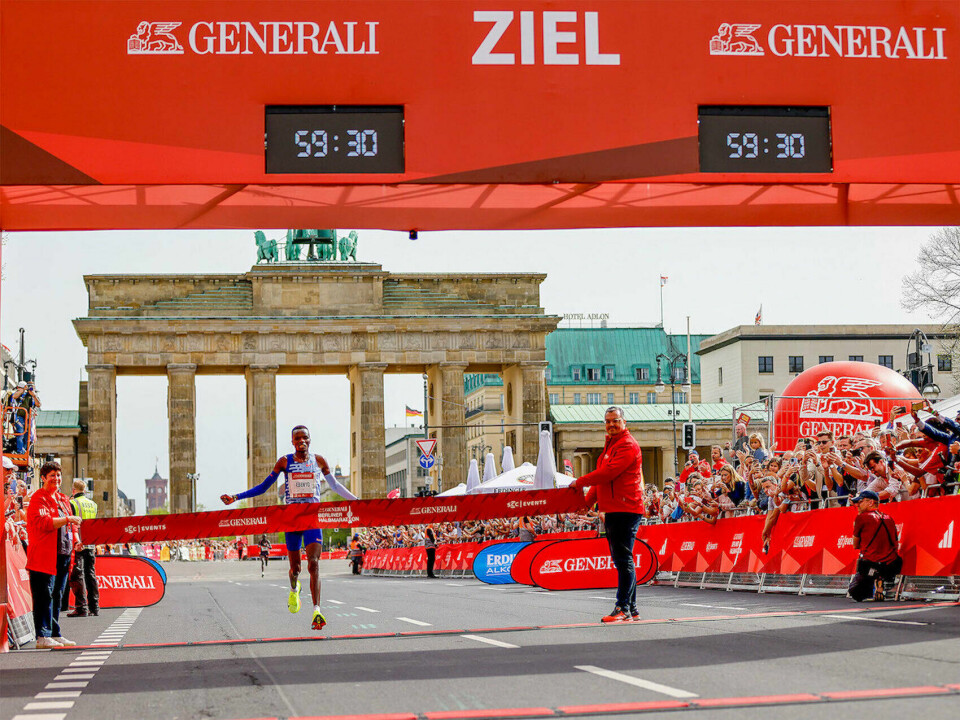 Hele 516 norske fullførte en varm utgave av Berlin Halvmaraton Ebenyo-Daniel-SCC-EVENTS-Jean-Marc-Wiesner.jpg