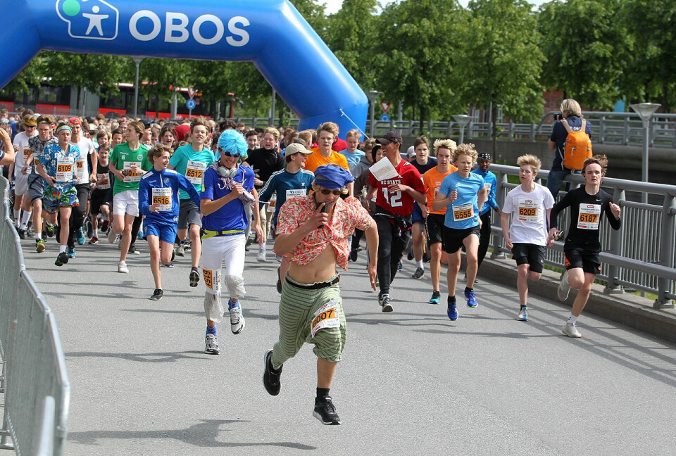 Heidi Weng og Emma Kirkeberg Mørk løp fort i Fornebuløpet Start1_1280_uskoler_A20G7783.jpg