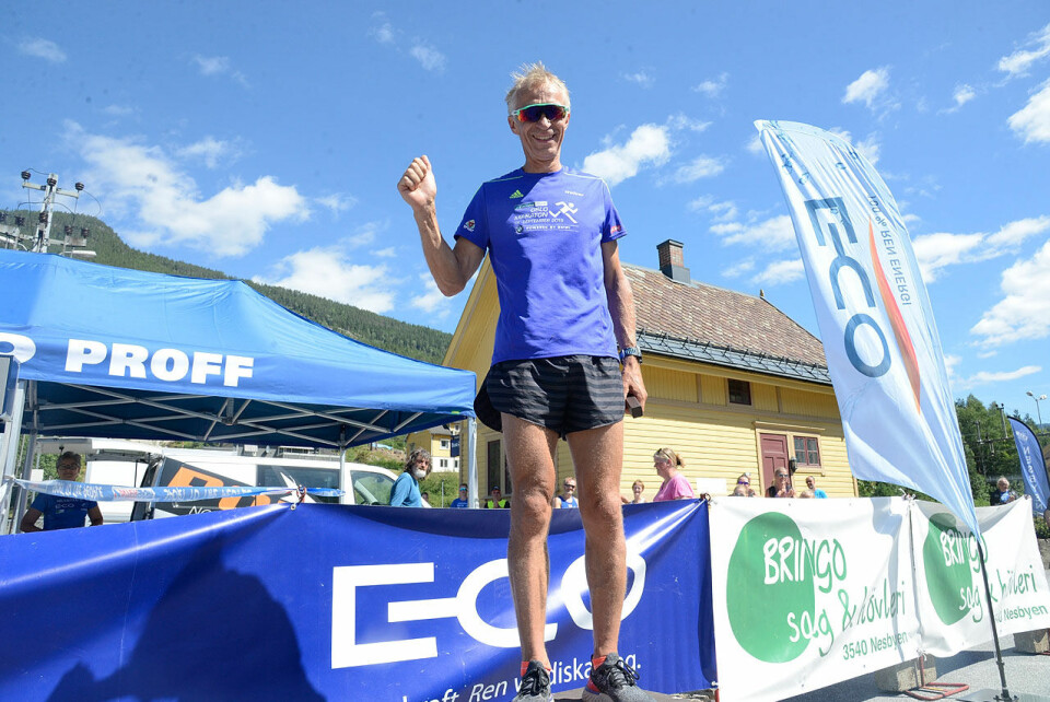 Med 15.56 fra Norges raskeste 5 km på Nesbyen var det i fjor Kristen Aaby som hadde det klart beste løpet blant menn på 5 km ifølge Veterantabellene (Arrangørfoto). Med 15.56 fra Norges raskeste 5 km på Nesbyen var det i fjor Kristen Aaby som hadde det klart beste løpet blant menn på 5 km ifølge Veterantabellene (Arrangørfoto).