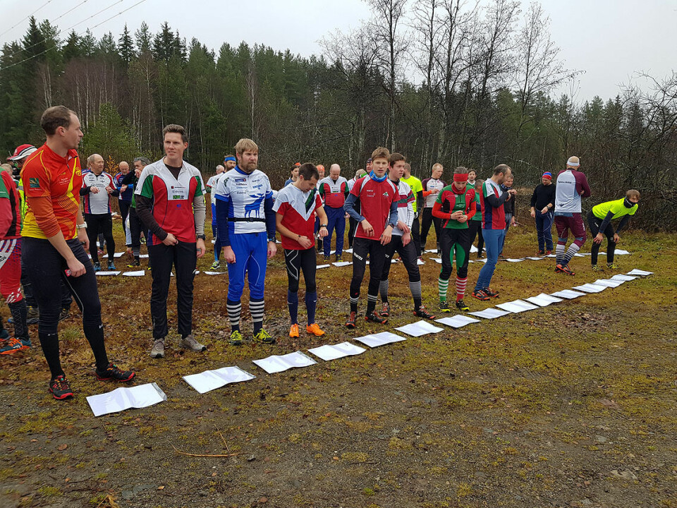 Spurtoppgjør i Huldertrampen i Løten De som løp langløypa klare til start.jpg