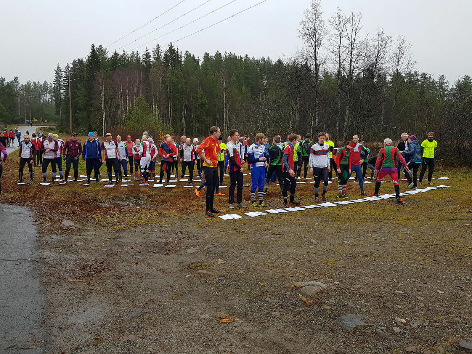 Spurtoppgjør i Huldertrampen i Løten Startklare løpere i Huldertrampen. langløypa først og pyseklassen bak..jpg