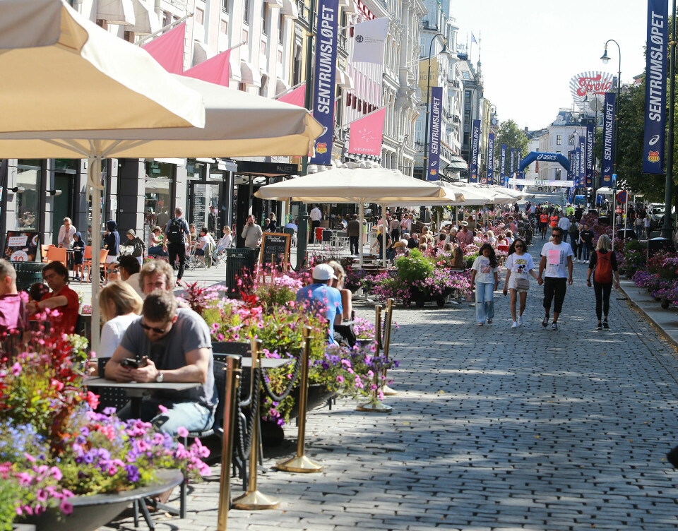 2314 løp den 40. utgaven av Sentrumsløpets 10 km lørdag Uterestauranter_Karl_Johan_AZ3T3411.jpg
