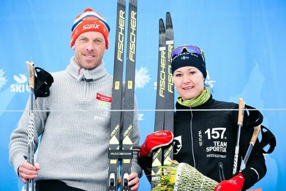 Totalvinnerene etter det 5. Årefjällloppet - Anders Aukland og Britta Johansson Norgren. (Arrangørfoto) Totalvinnerene etter det 5. Årefjällloppet - Anders Aukland og Britta Johansson Norgren. (Arrangørfoto)