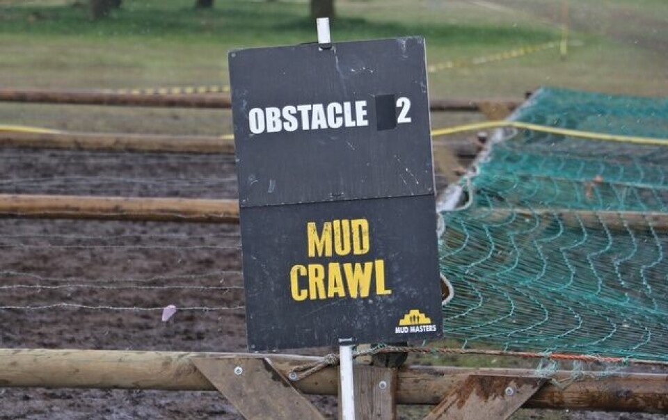 Kondismedarbeider deltok i hinderløpet Mud Masters i Tyskland 02_krabbehinder.jpg