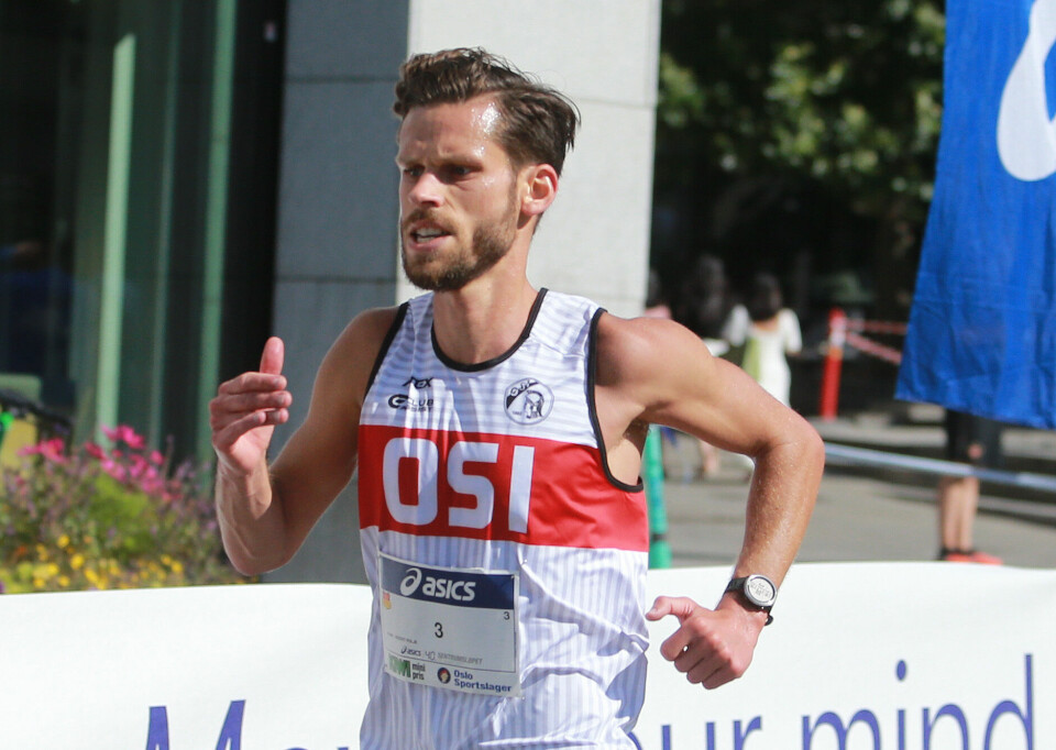 2314 løp den 40. utgaven av Sentrumsløpets 10 km lørdag 10km_maalgang_Magnus_Sirnes_Hjellum_nr4_AZ3T3852.jpg