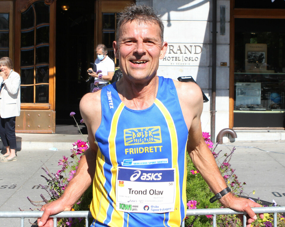 2314 løp den 40. utgaven av Sentrumsløpets 10 km lørdag 10km_oppstilt_Trond_Olav_Berg_vinner_60-64aar_A20G3177.jpg