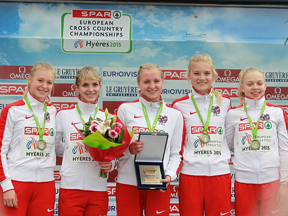 Liten, men sterk norsk tropp til EM i terrengløp i Italia Jr-damer_dansk_lagbronse_A20G7296.jpg