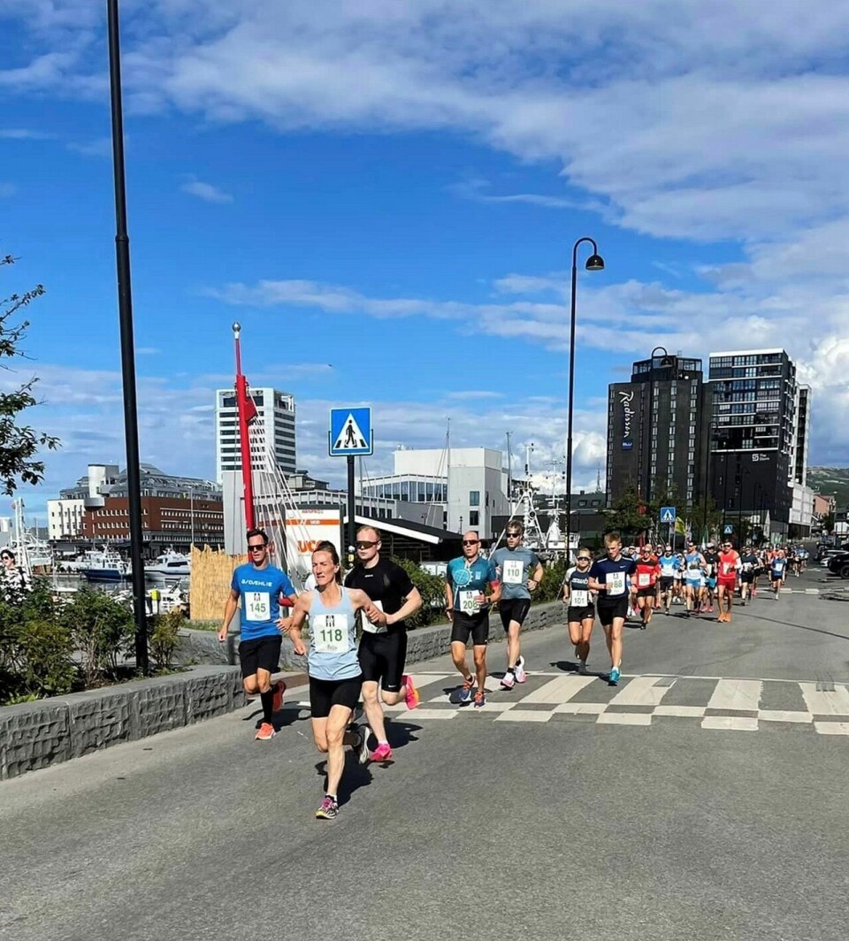 Bodø Run Festival med topp vær og stemning for 500 deltakere Beste kvinne halvmaraton.jpg