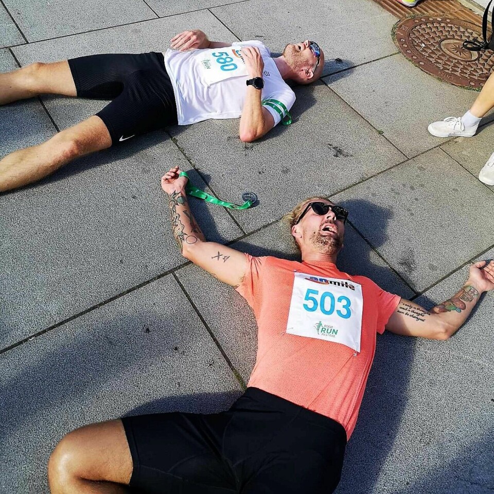 Bodø Run Festival med topp vær og stemning for 500 deltakere Slitne l¢pere.jpg