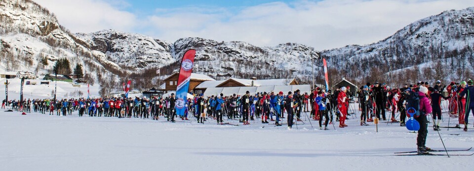 Porsche Sirdal skimaraton 4.3. med gode snøforhold og skibytte skimaraton rennstart 2013.jpg