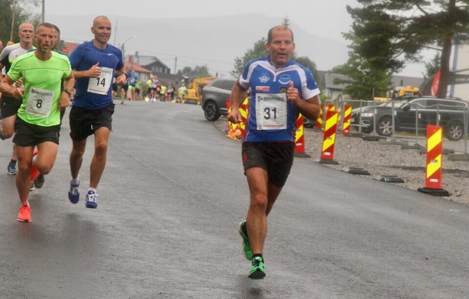 Olger Pedersen var suveren på 10 km i Ålesund Gunnar_Emblem_start