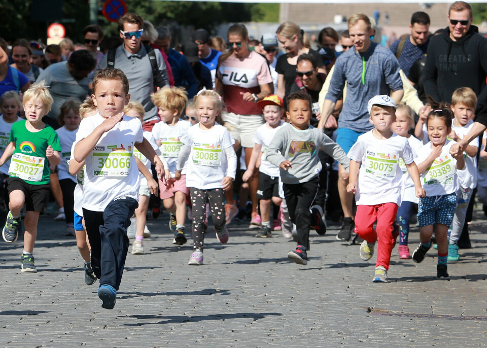 2314 løp den 40. utgaven av Sentrumsløpets 10 km lørdag Barneloep_de_minste1_AZ3T3230.jpg