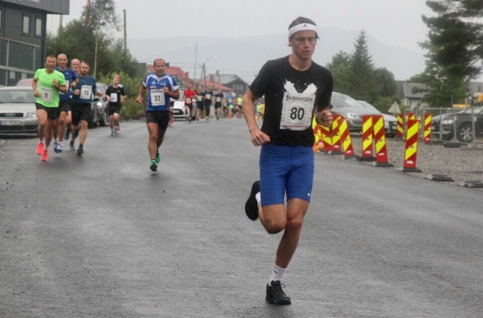 Olger Pedersen var suveren på 10 km i Ålesund Vetle_Hoel_Haadem_start