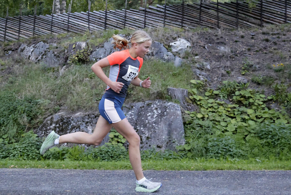 15 år gamle Lilja Celine Kjær Jørgensen, som representerer Lillehammer orienteringsklubb ble raskeste kvinne i onsdagens fellesstart, og ble bare slått av 18 mannlige deltakere. 15 år gamle Lilja Celine Kjær Jørgensen, som representerer Lillehammer orienteringsklubb ble raskeste kvinne i onsdagens fellesstart, og ble bare slått av 18 mannlige deltakere.
