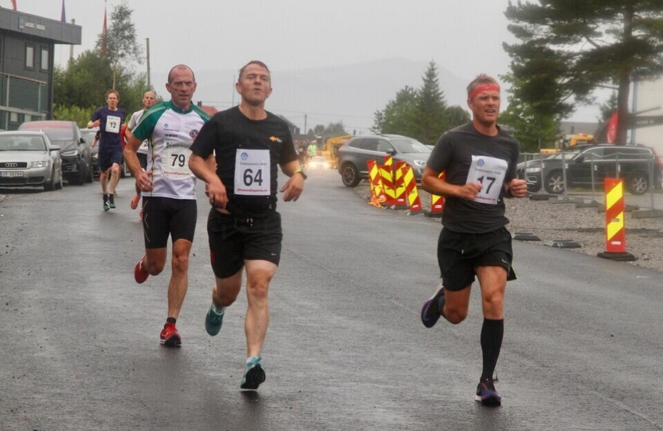 Olger Pedersen var suveren på 10 km i Ålesund Espen_Gillesvik_start