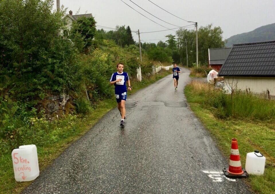 Olger Pedersen var suveren på 10 km i Ålesund Ludvik_Markussen_Ytterdal_halveis