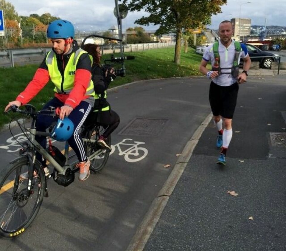 Oslofjorden Rundt er tilbake med 100 deltagere 1. august Frode_Lein_og_NRK-team (640x561).jpg