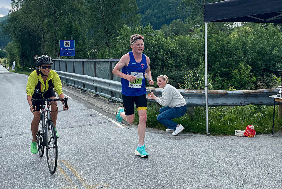 Jølster Maraton vart ein flott løpsfest – i år utan tropevarme Sander_Kjøsnes_Lie_fix.jpg