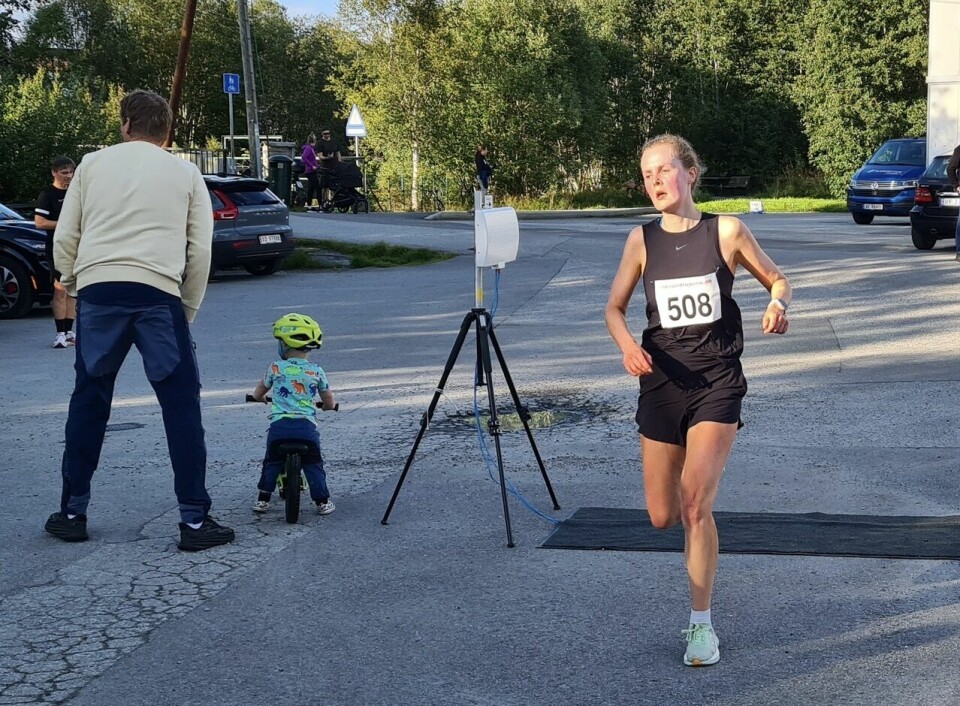 Yngvild Kaspersen og Lasse Aleksander Finstad satte løyperekorder på 10 km i Ålesund 10km_Viktoria_Elisa_Joakimsdatter_Sørgjerd