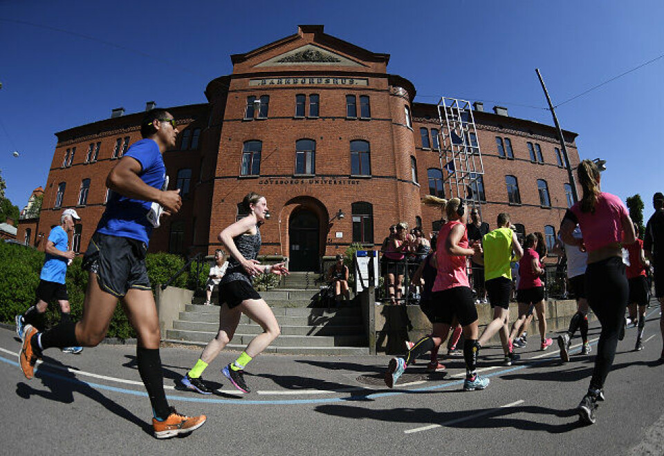 613 norske fullførte Göteborgs-varvet i strålende solskinn goteborg-universitet_50D3796.jpg