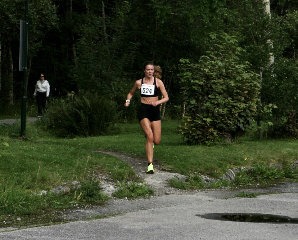 Yngvild Kaspersen og Lasse Aleksander Finstad satte løyperekorder på 10 km i Ålesund 5km_Ine_Birgitte_Nyhus