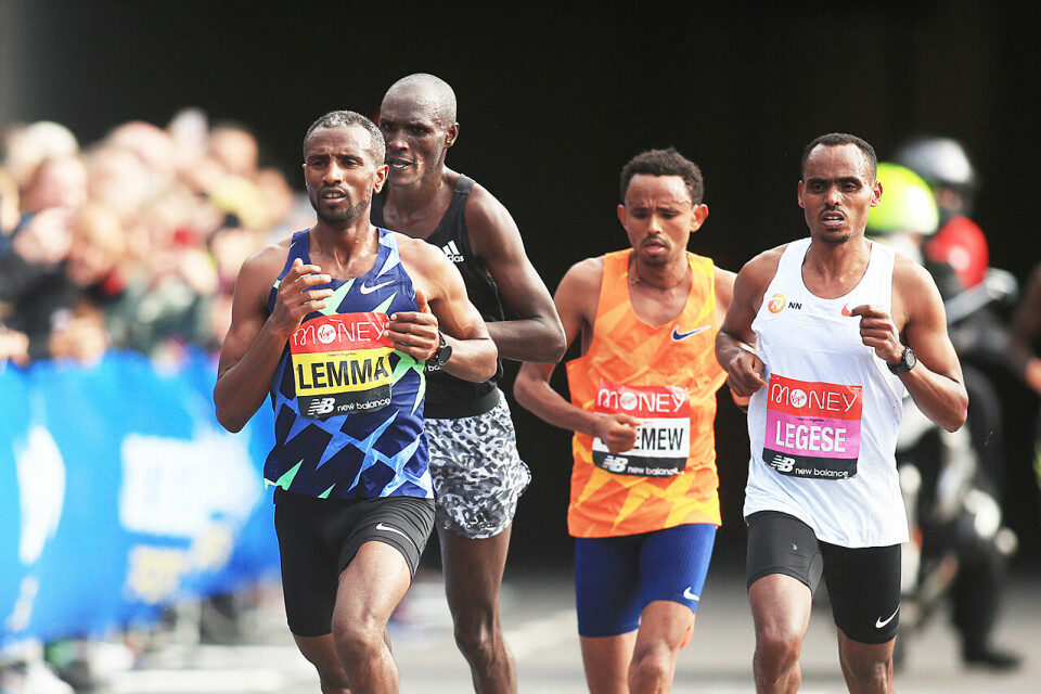 100 norske fullførte da Sisay Lemma og Joyciline Jepkosgei vant i London Marathon LEMMA,SISAY-3-LonMar2021_fix_1280.jpg