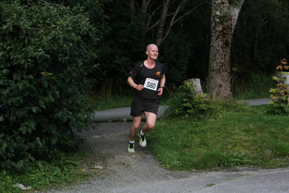 Yngvild Kaspersen og Lasse Aleksander Finstad satte løyperekorder på 10 km i Ålesund 5km_Jon_Henrik_Eskeland
