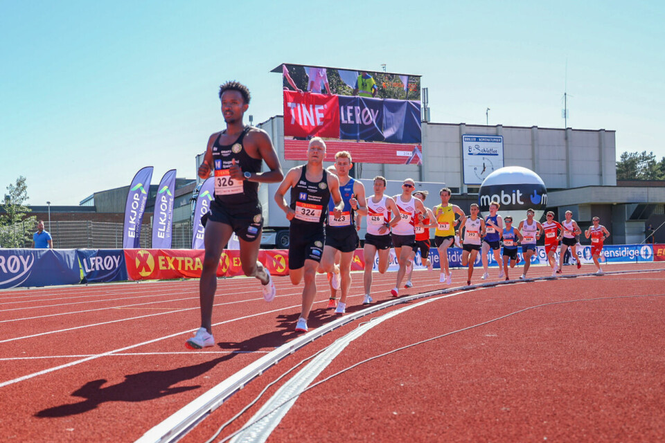 Bendik Blix fra BUL Tromsø satte pers og vant B-heatet på 5000 m 800m.jpg