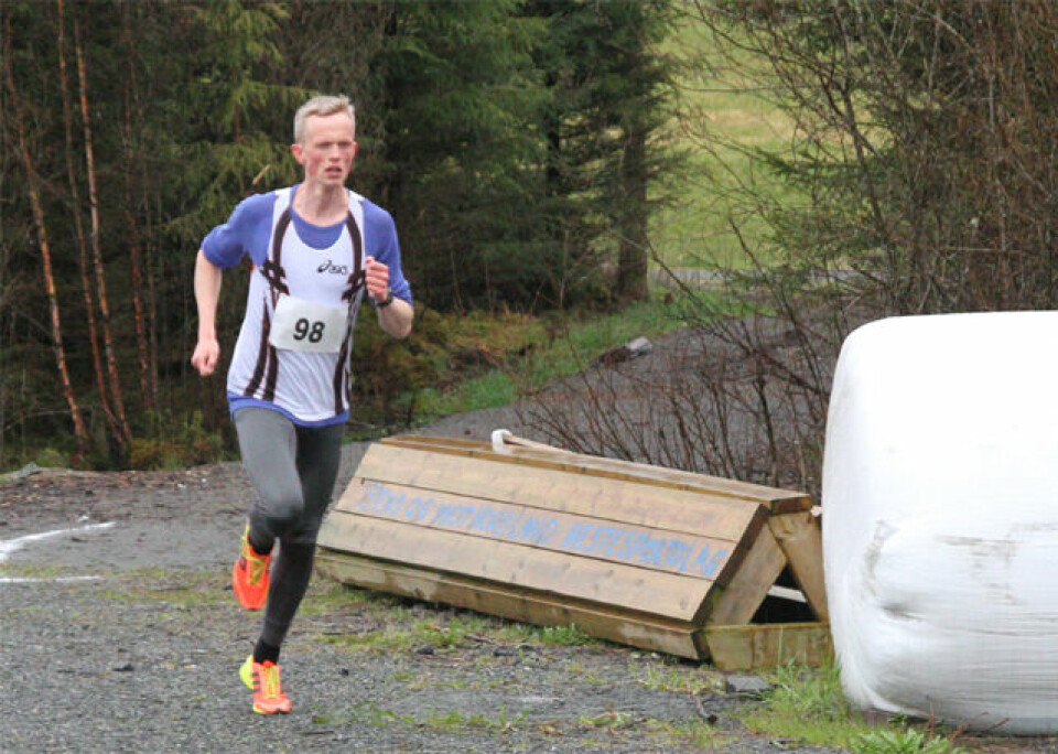 Lett regn over Hordnesskogen Rundt.