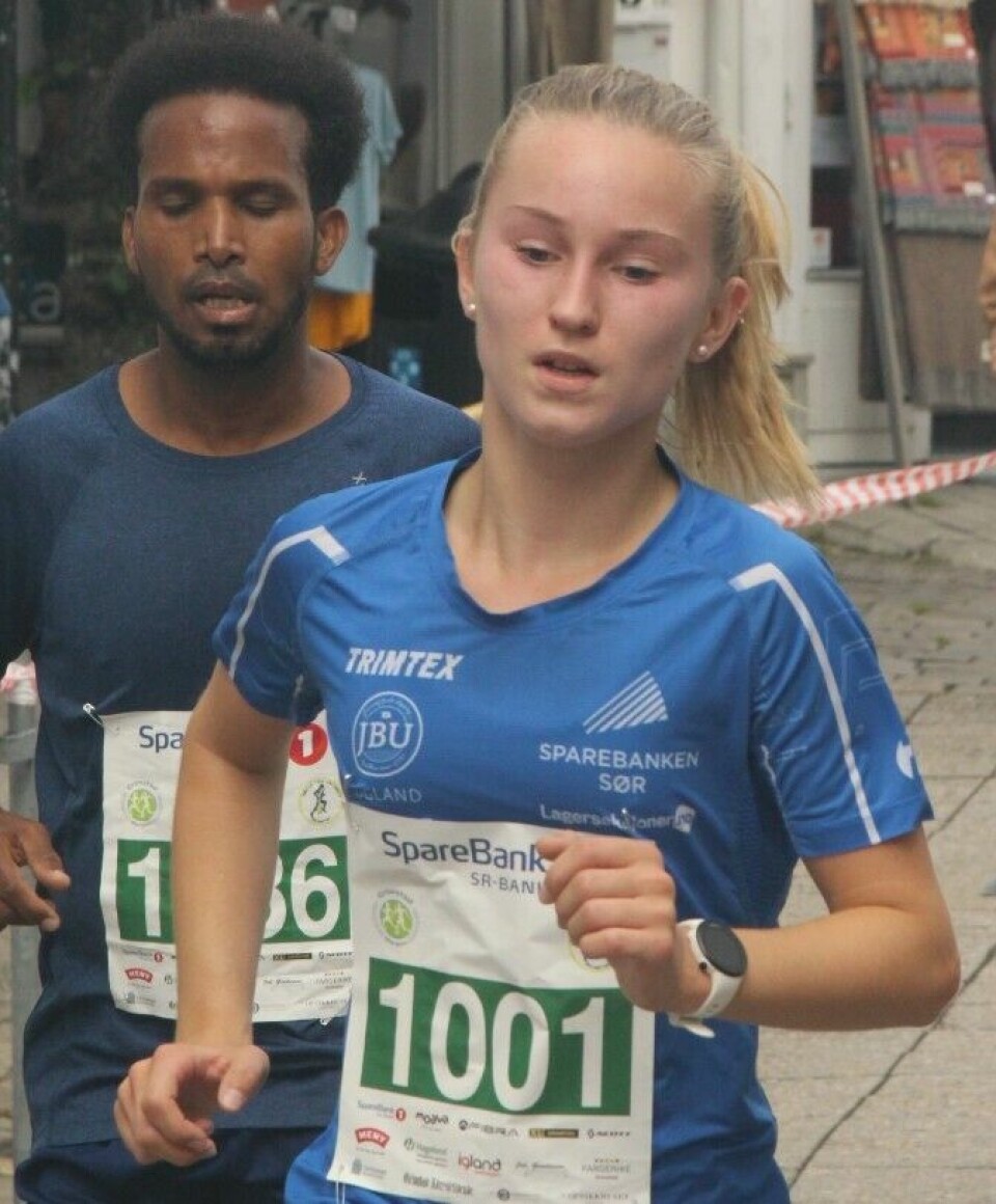 307 løpere fullførte Grimstad maratons tre distanser IMG_4786ElisiseSkarpeteigOgBereket.jpg