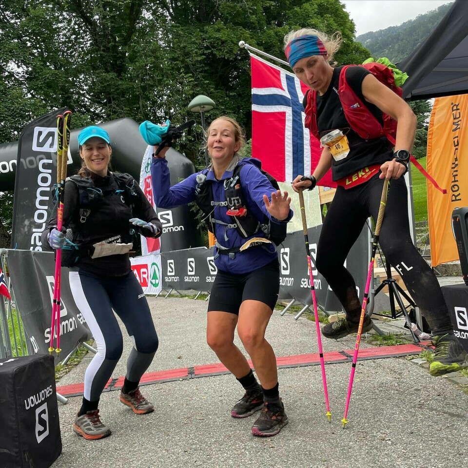 Les om lagene som fullførte Oslo Bergen Trail innenfor tidsfristen 200 timer She-Unit_målgang.jpg