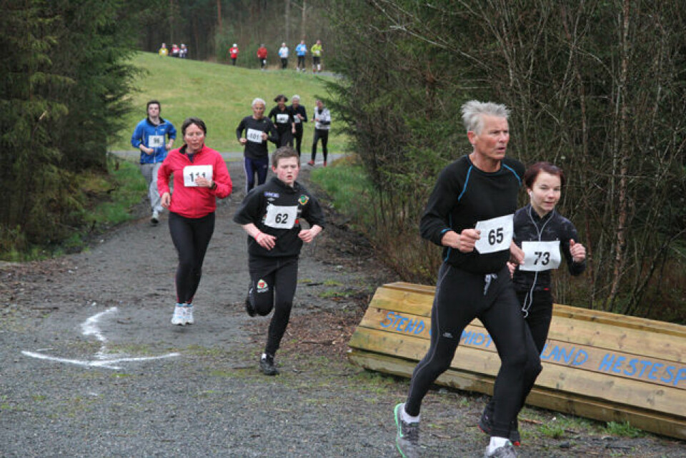 Lett regn over Hordnesskogen Rundt.