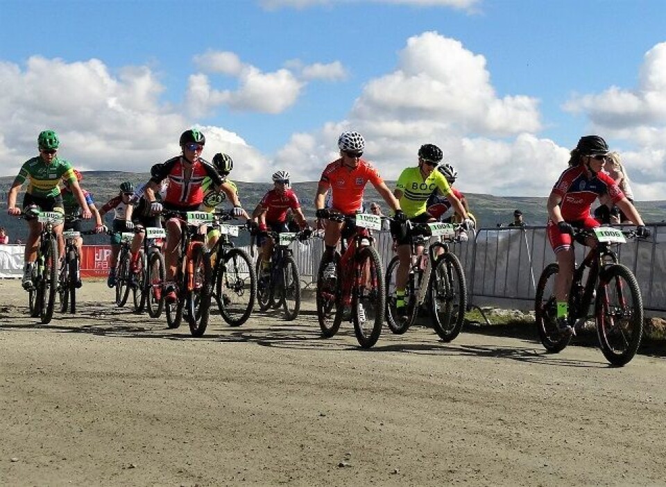 Furusjøen Rundt-rittet ble et virkelig eventyr i Rondane Kvinner_elite_start.jpg