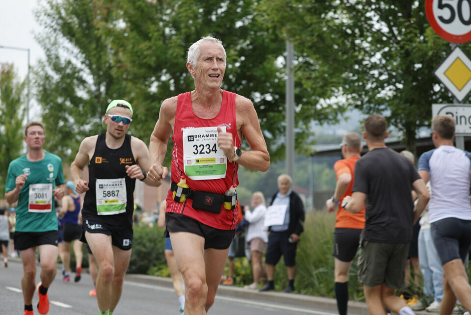 Alf B. Dahl under Drammen halvmaraton. (Foto: @rundrm.no / Samuel Hafsahl) Alf B. Dahl under Drammen halvmaraton. (Foto: @rundrm.no / Samuel Hafsahl)