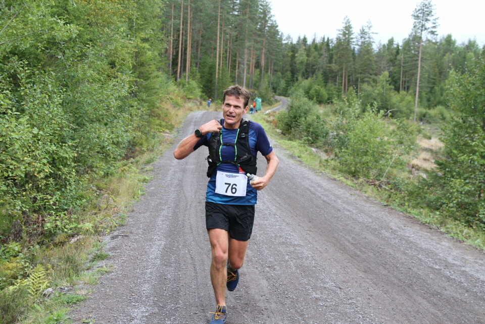 Favorittene, Mari Fenre og Didrik Hermansen, vant NM terrengultra IMG_0733 Hellvard Scjølberg.JPG