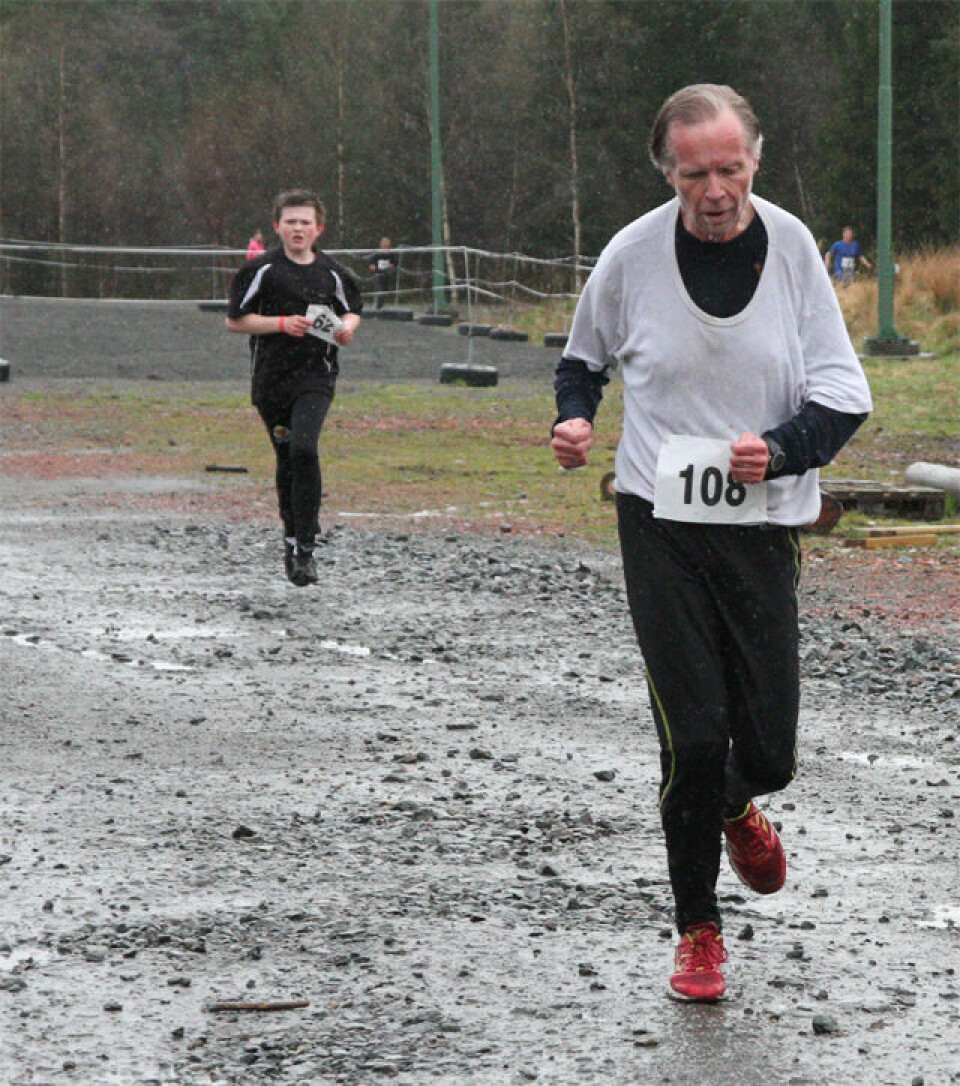Lett regn over Hordnesskogen Rundt.